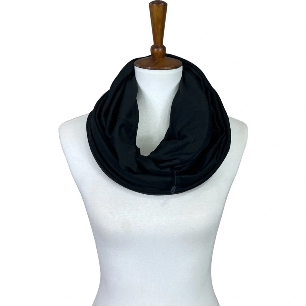 Beyond Yoga Black Pocket Infinity Scarf